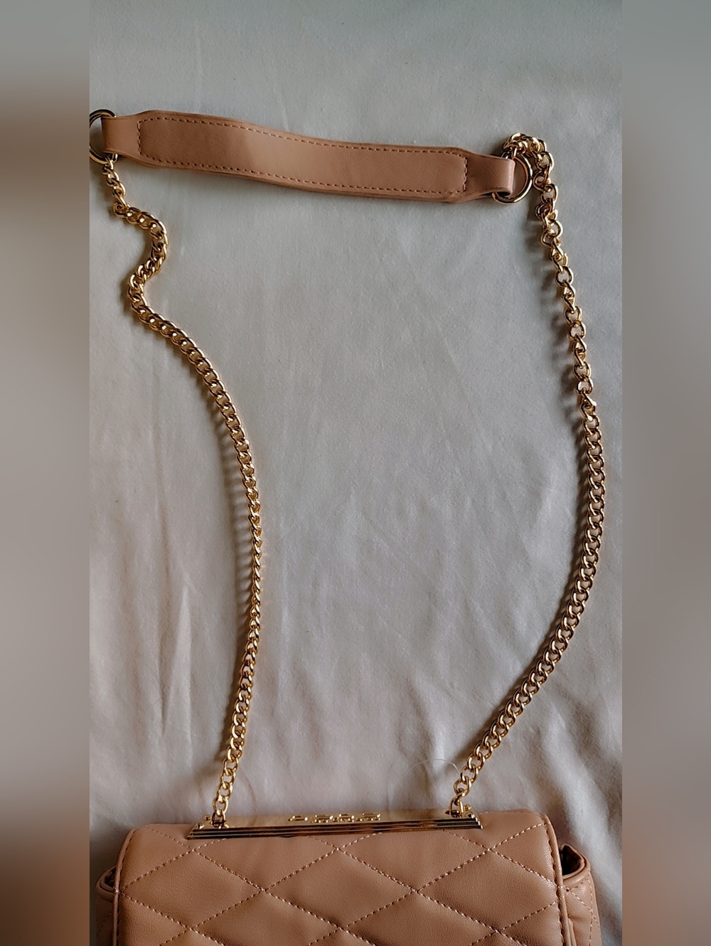 𝐁𝐞𝐛𝐞 𝐐𝐮𝐢𝐥𝐭𝐞𝐝 𝐃𝐢𝐚𝐦𝐨𝐧𝐝 𝐂𝐡𝐚𝐢𝐧 𝐂𝐫𝐨𝐬𝐬𝐛𝐨𝐝𝐲 - Picture 5 of 12